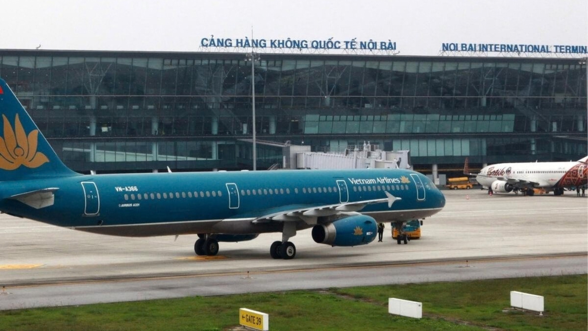 Sân bay quốc tế Nội Bài là điểm đến của nhiều chuyến bay nội địa đến Hà Nội.