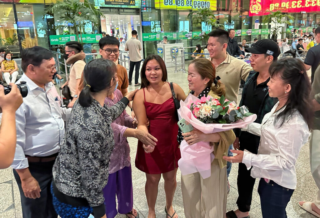 Gia đình thăm thân nước ngoài