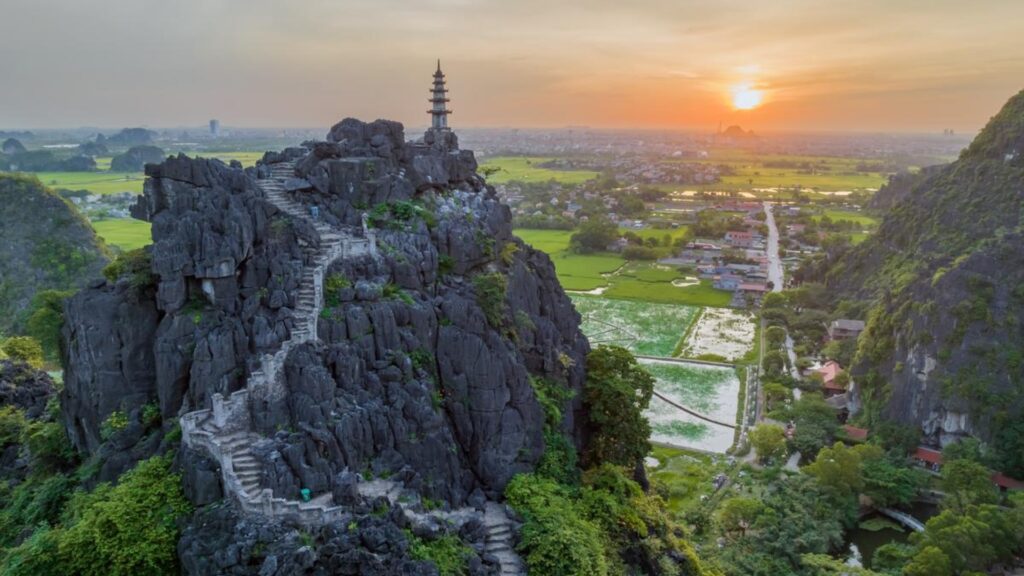 Hang Múa, Ninh Bình
