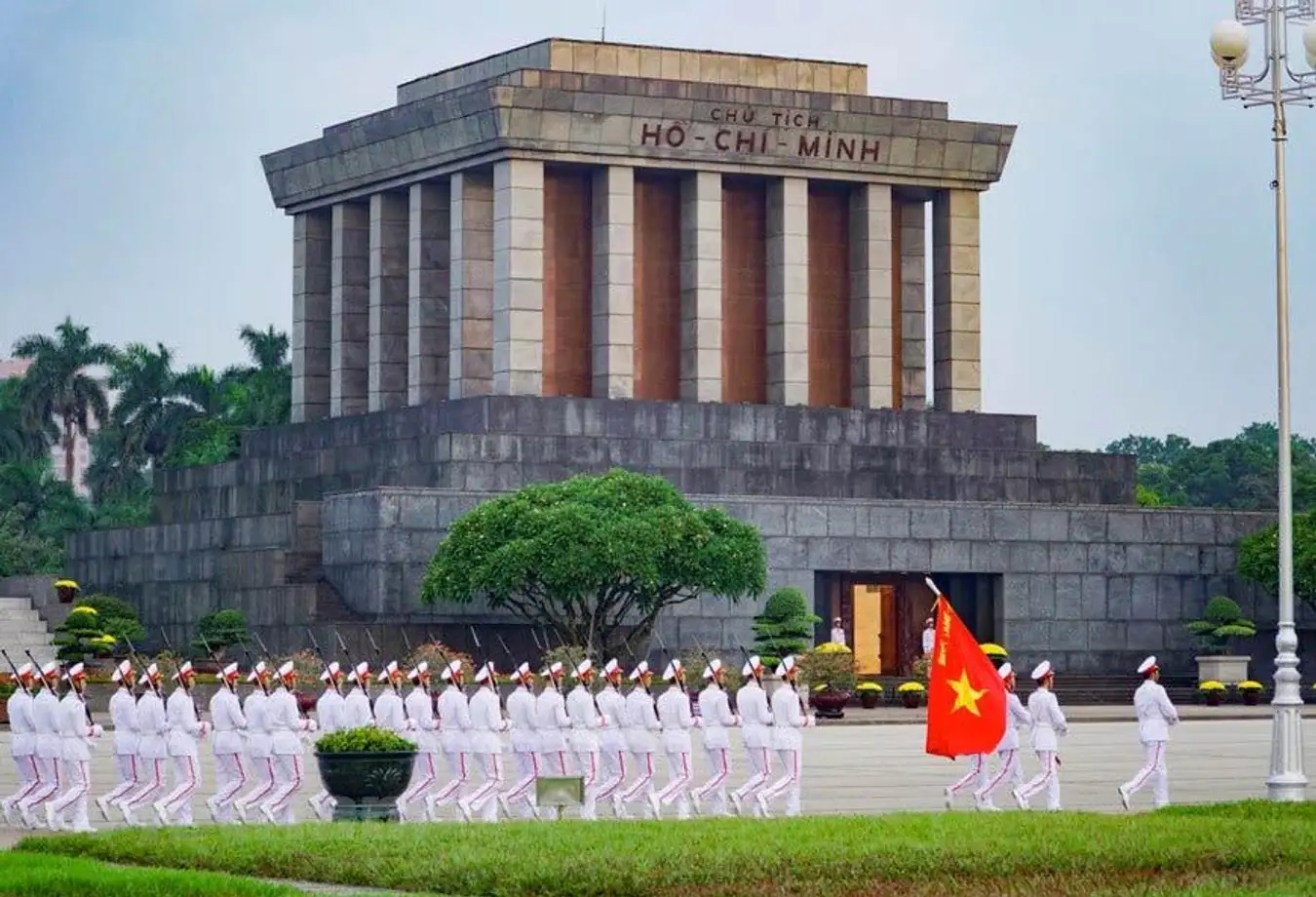 Quảng trường Ba Đình - nơi lưu giữ dấu ấn lịch sử dân tộc